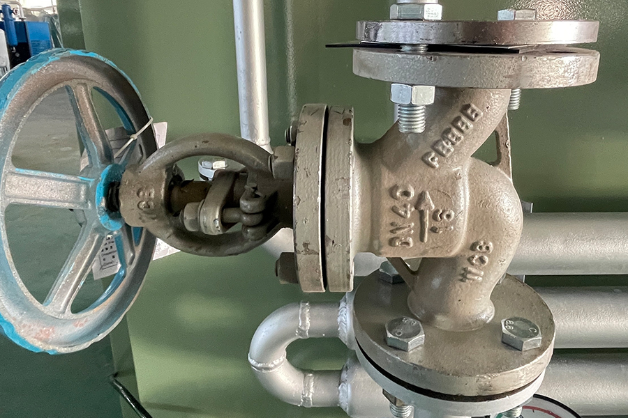 Unidade quadrada de produção de hidrogênio por decomposição de amônia