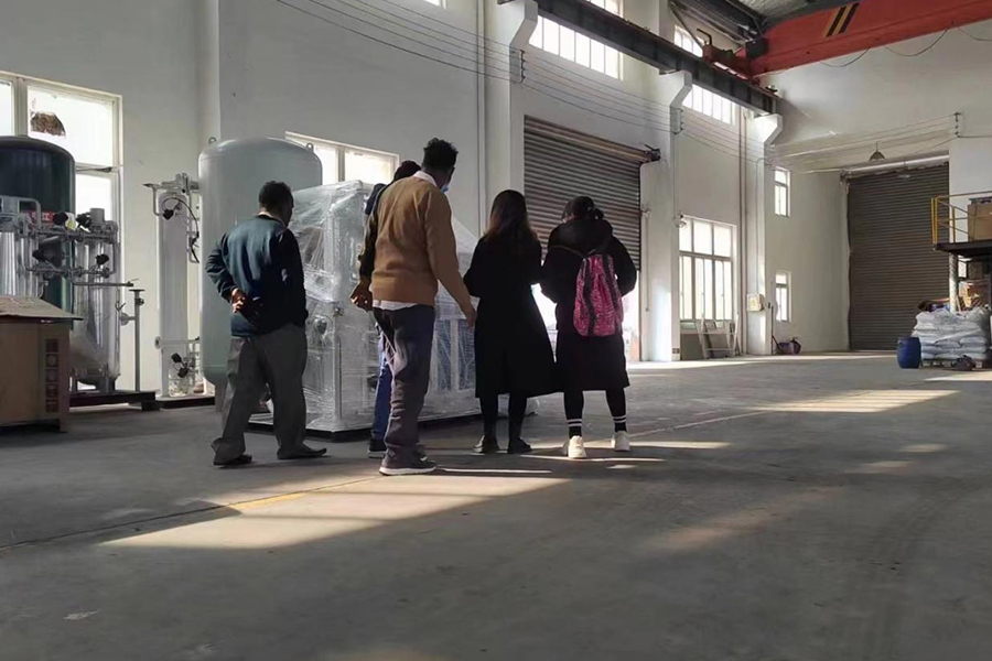 Cliente indiano visita fábrica “Jiangsu Luoming” e assina contrato para gerador de oxigênio de 20Nm3/h