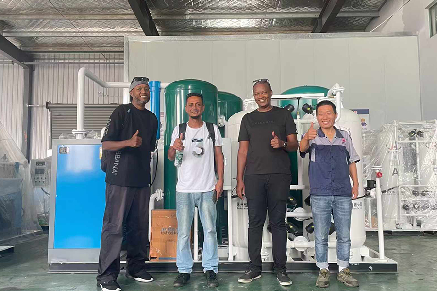 Os clientes das Seychelles fazem pedidos rapidamente após visitar a fábrica